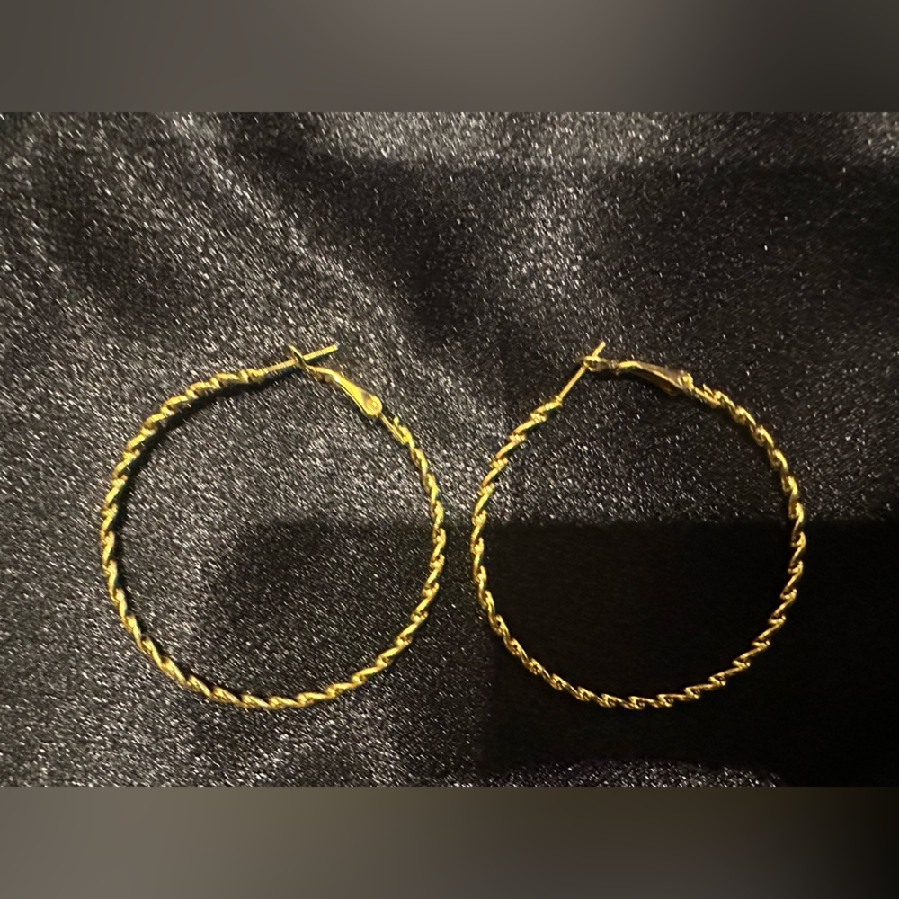 Elegant Gold Twisted Hoop Earrings